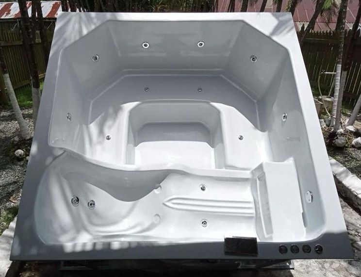 Jacuzzi Bionda | Fresh Jacuzzis