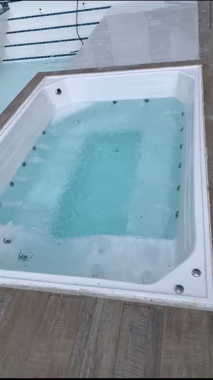 Jacuzzi Movedo | Fresh Jacuzzis