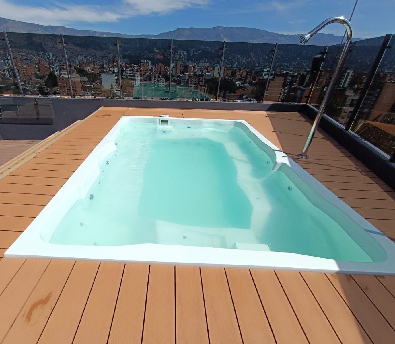 Jacuzzi Super Spa | Fresh Jacuzzis