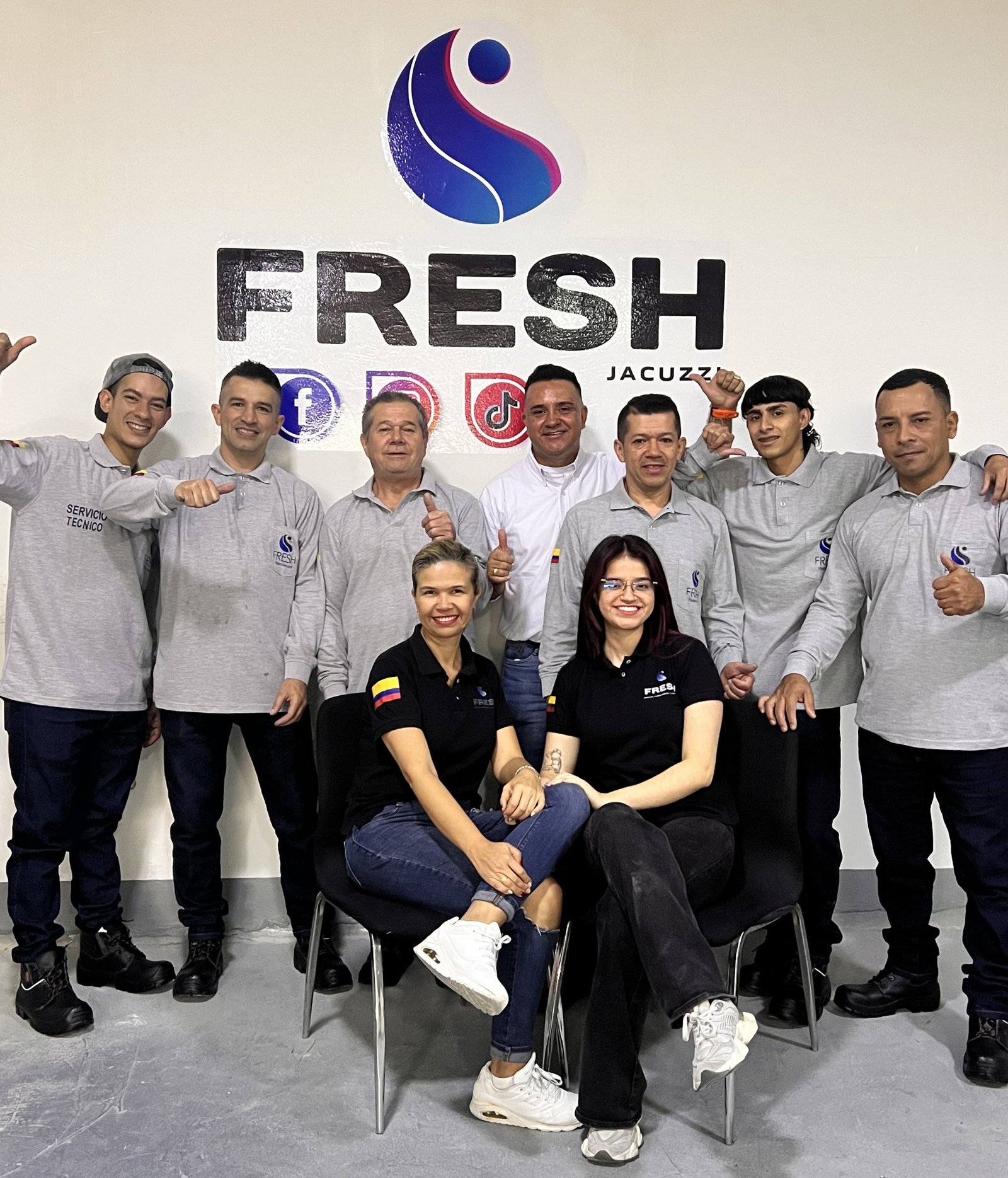 Todo el equipo de Fresh HidroJacuzz